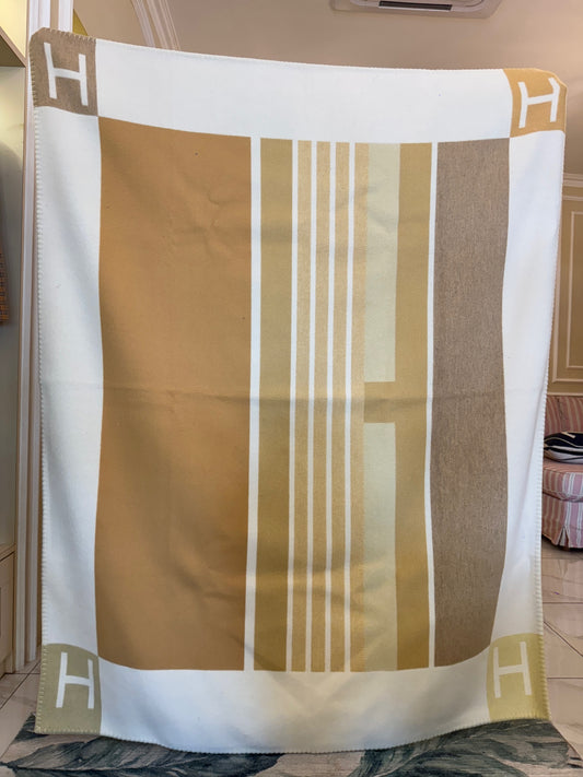 Hermes Avalon Vibration Throw Blanket